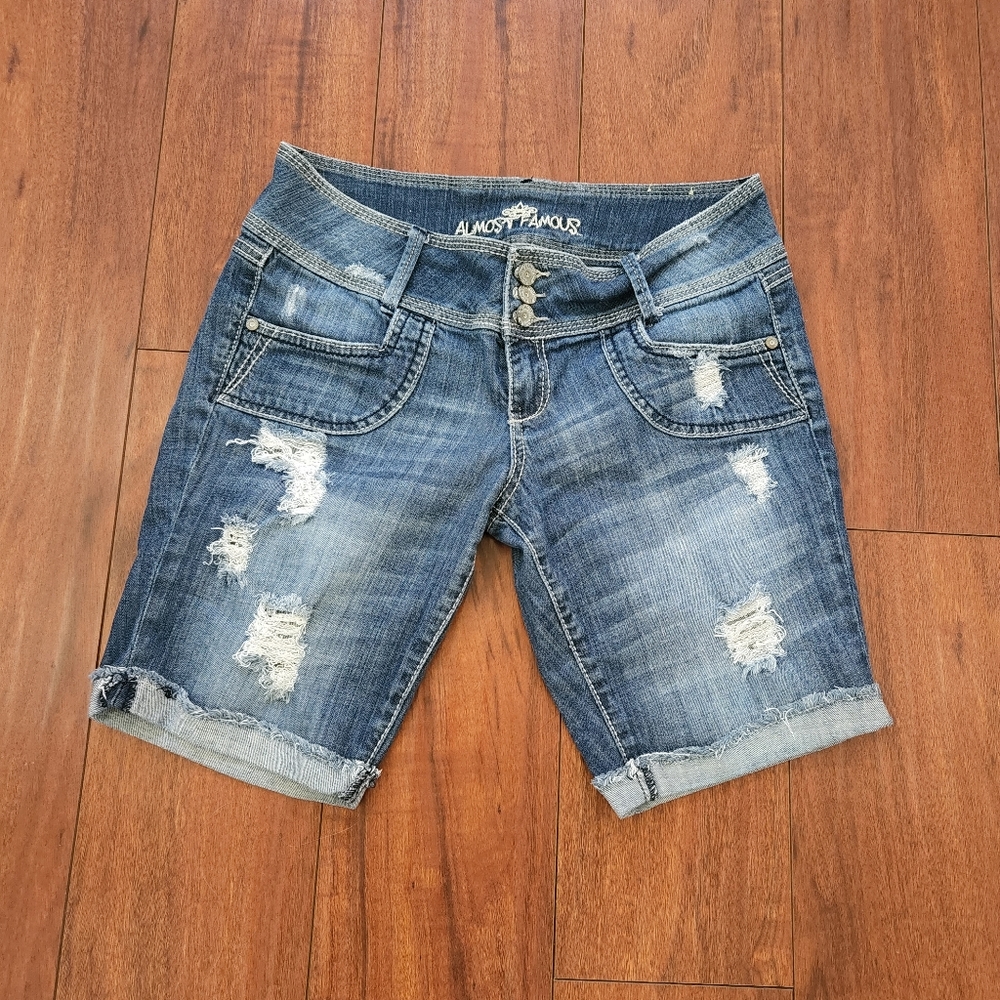 ALMOST FAMOUS BERMUDA JEAN RIPPED DISTRESSED ROLLED UP HEM SHORTS SIZE 11